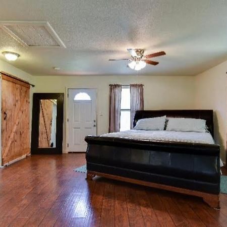 Austin Escape Bed & Breakfast Cedar Creek ภายนอก รูปภาพ