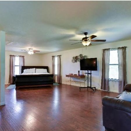 Austin Escape Bed & Breakfast Cedar Creek ภายนอก รูปภาพ