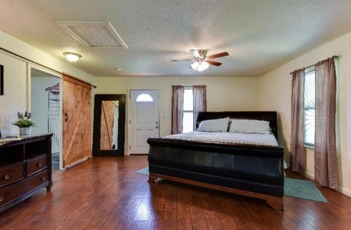 Austin Escape Bed & Breakfast Cedar Creek ภายนอก รูปภาพ